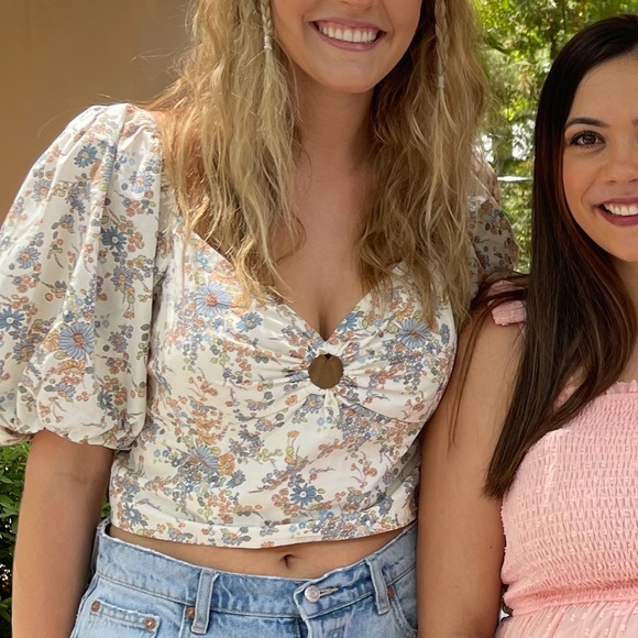 NWOT Abercrombie Puff Sleeve Top - Picture 3 of 7